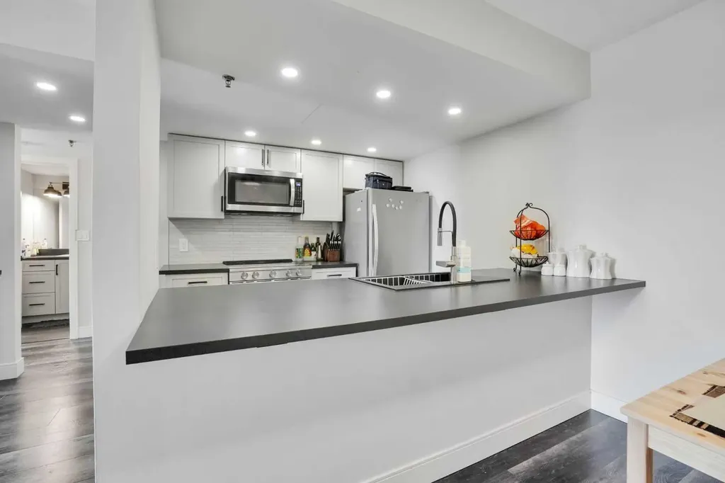 2011 University Drive NW Calgary AB T2N4T4