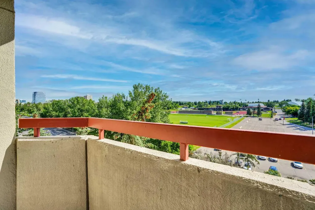 2011 University Drive NW Calgary AB T2N4T4