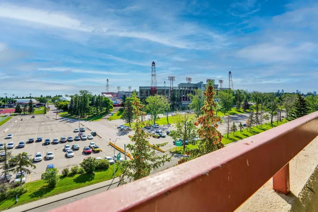 2011 University Drive NW Calgary AB T2N4T4