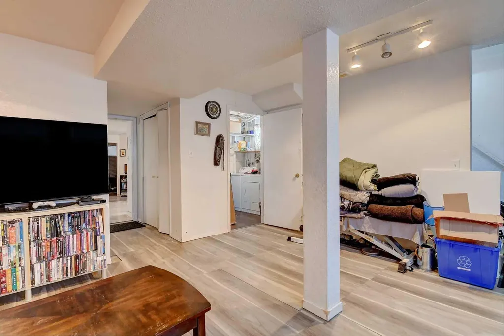 9809 98 Avenue Sexsmith AB T0H3C0