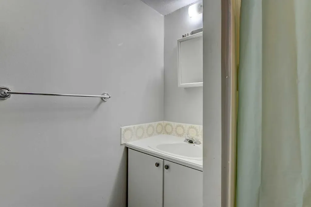 9809 98 Avenue Sexsmith AB T0H3C0