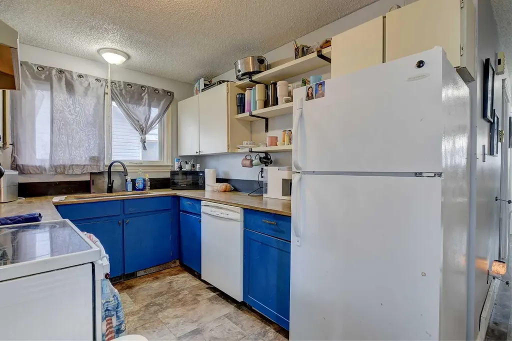 9809 98 Avenue Sexsmith AB T0H3C0
