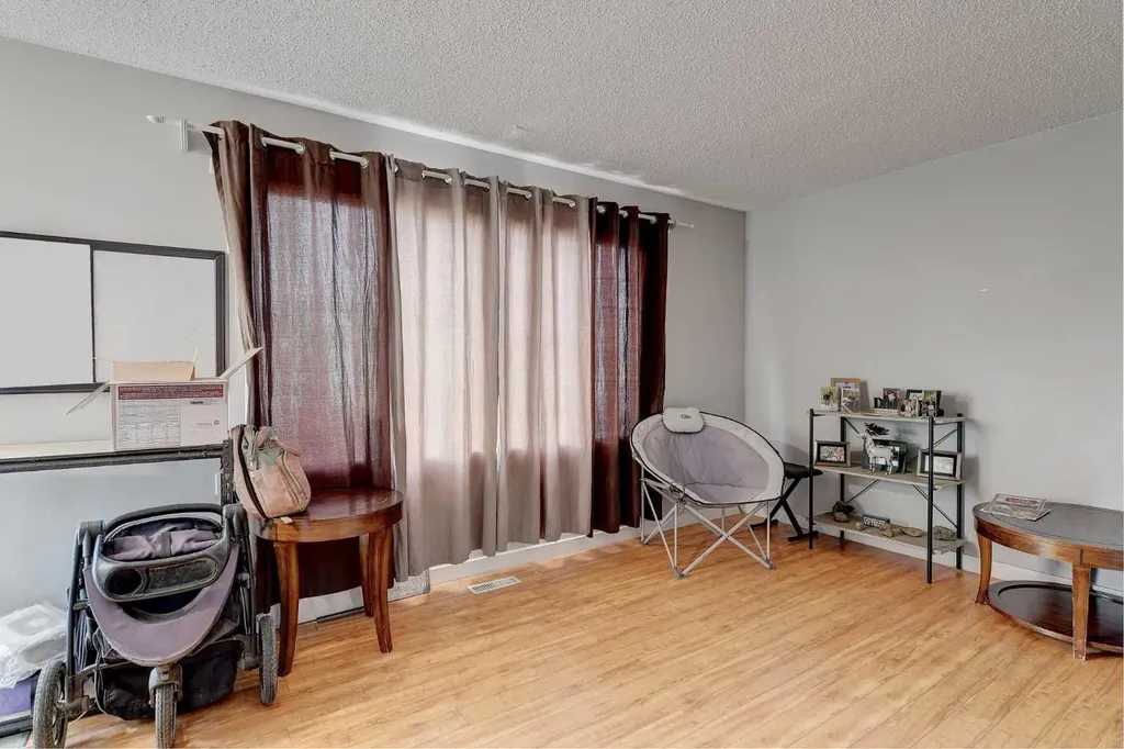 9809 98 Avenue Sexsmith AB T0H3C0