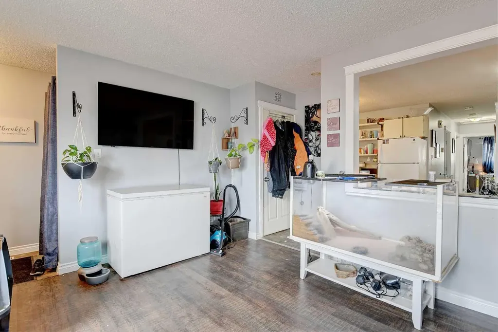9809 98 Avenue Sexsmith AB T0H3C0