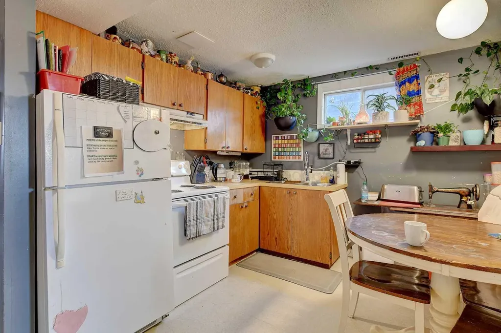 9809 98 Avenue Sexsmith AB T0H3C0