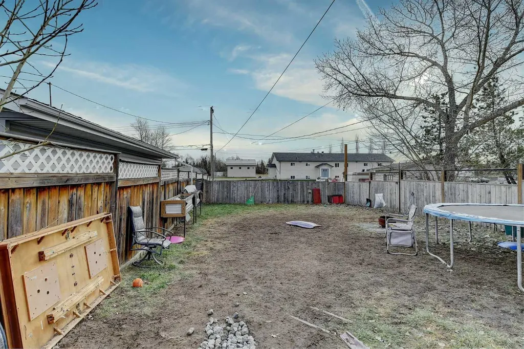 9809 98 Avenue Sexsmith AB T0H3C0