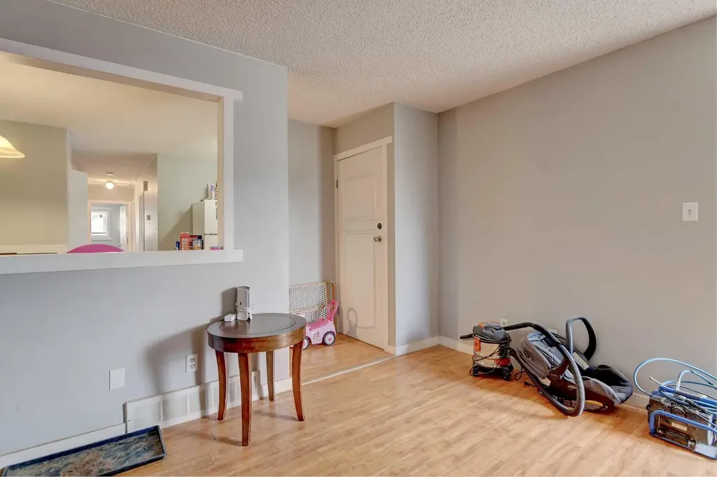 9809 98 Avenue Sexsmith AB T0H3C0
