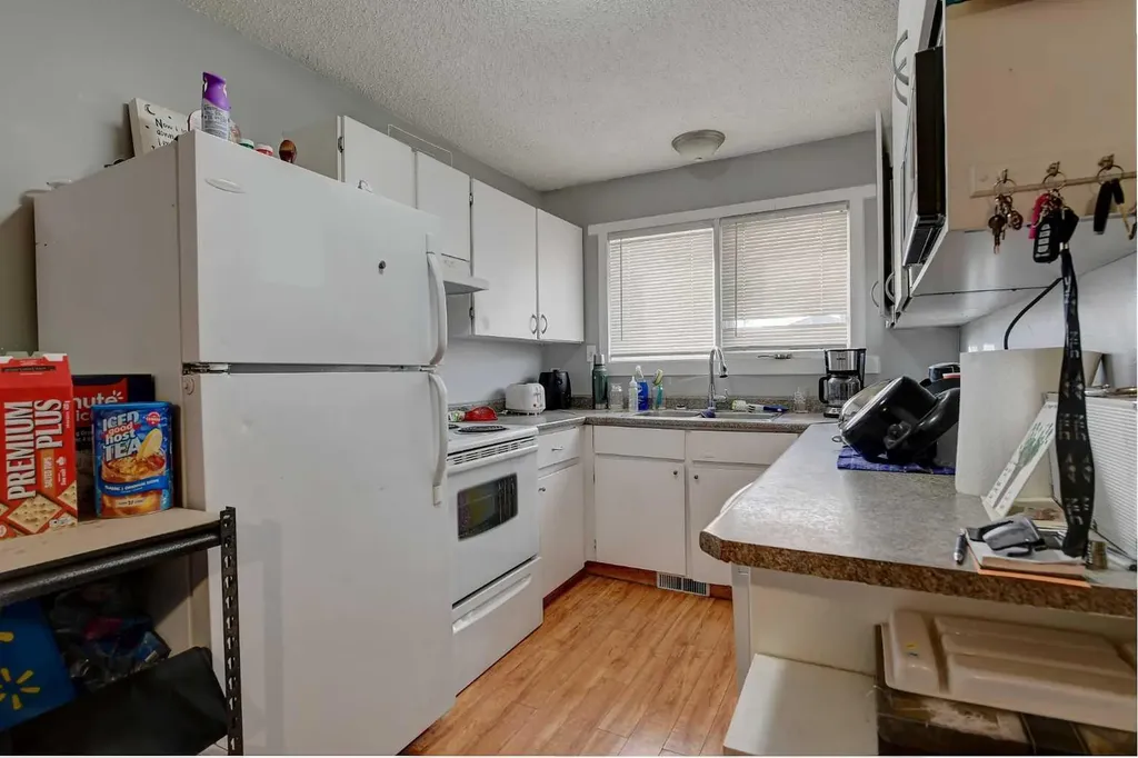 9809 98 Avenue Sexsmith AB T0H3C0