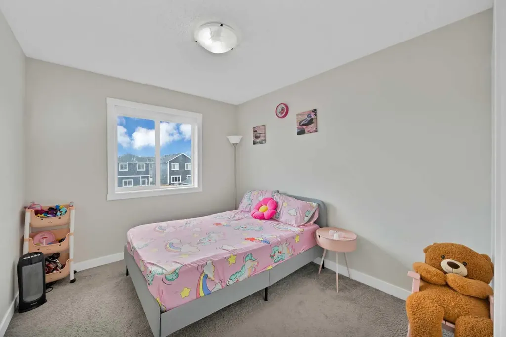 241 Midgrove Mews SW Airdrie AB T4B 5K8
