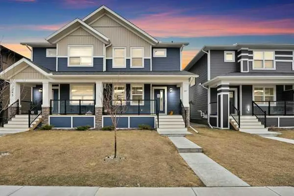 241 Midgrove Mews SW Airdrie AB T4B 5K8