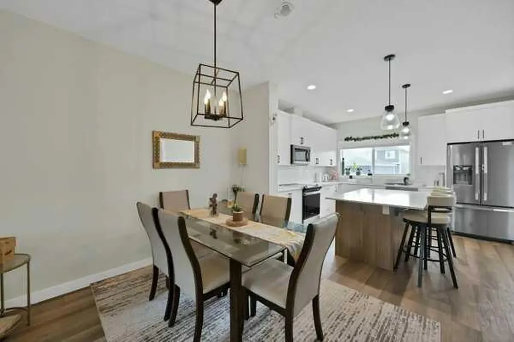 241 Midgrove Mews SW Airdrie AB T4B 5K8