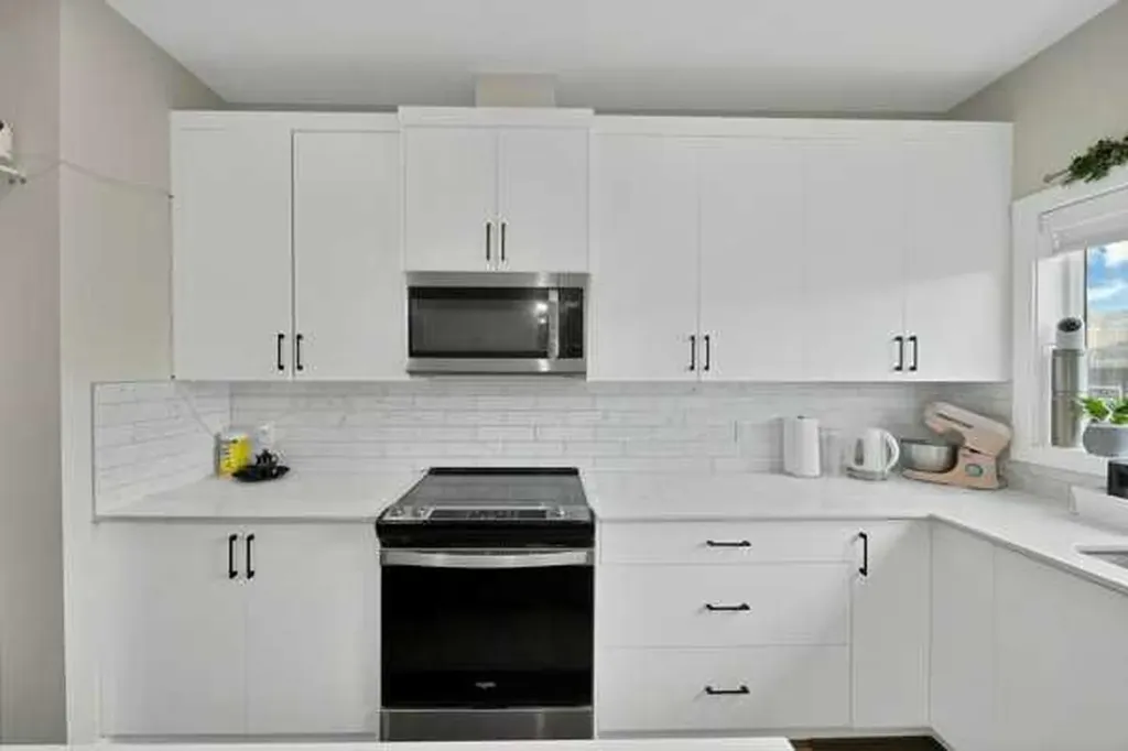 241 Midgrove Mews SW Airdrie AB T4B 5K8