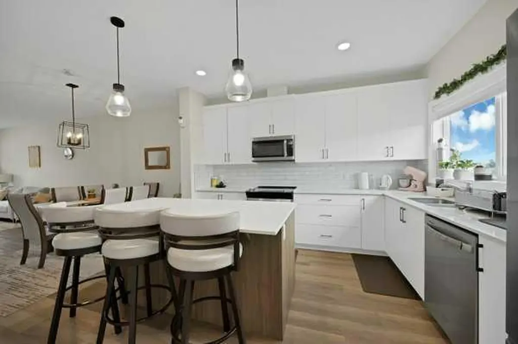 241 Midgrove Mews SW Airdrie AB T4B 5K8