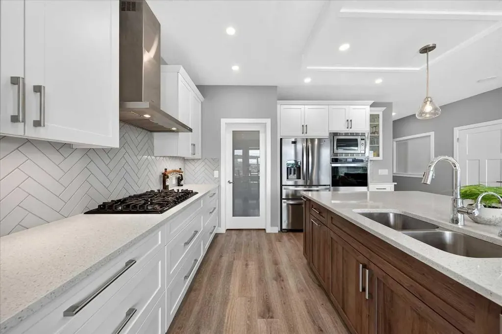 119 Dawson Harbour Court Chestermere AB T1X 1Z7