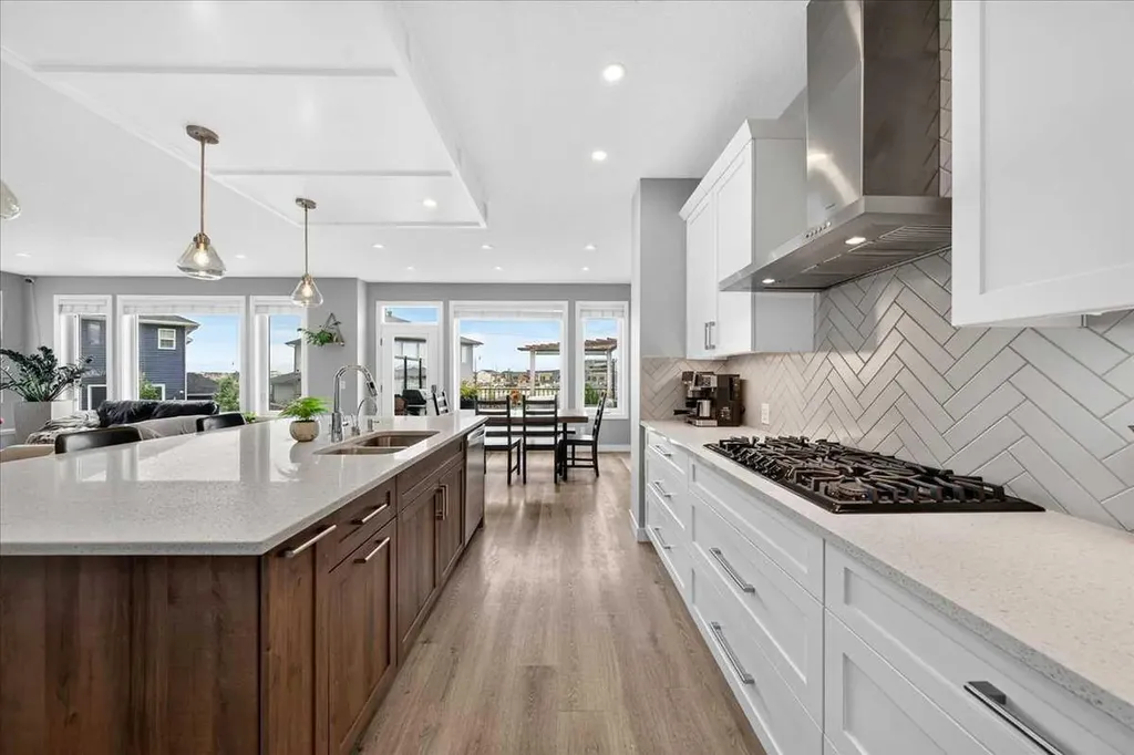 119 Dawson Harbour Court Chestermere AB T1X 1Z7