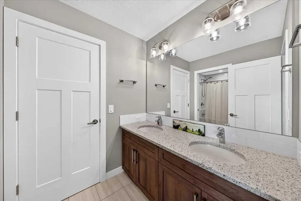119 Dawson Harbour Court Chestermere AB T1X 1Z7