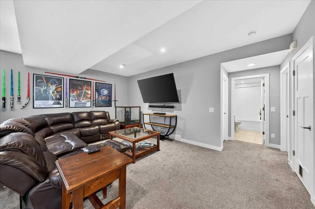 119 Dawson Harbour Court Chestermere AB T1X 1Z7