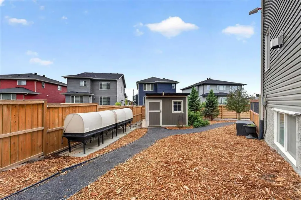 119 Dawson Harbour Court Chestermere AB T1X 1Z7
