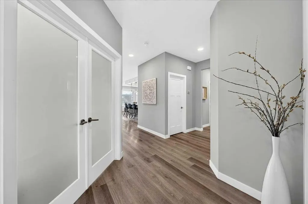 119 Dawson Harbour Court Chestermere AB T1X 1Z7