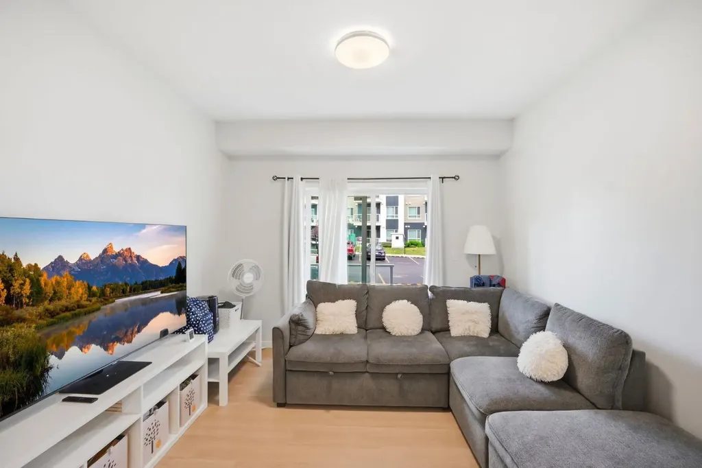 220 Seton Grove SE Calgary AB T3M3T1