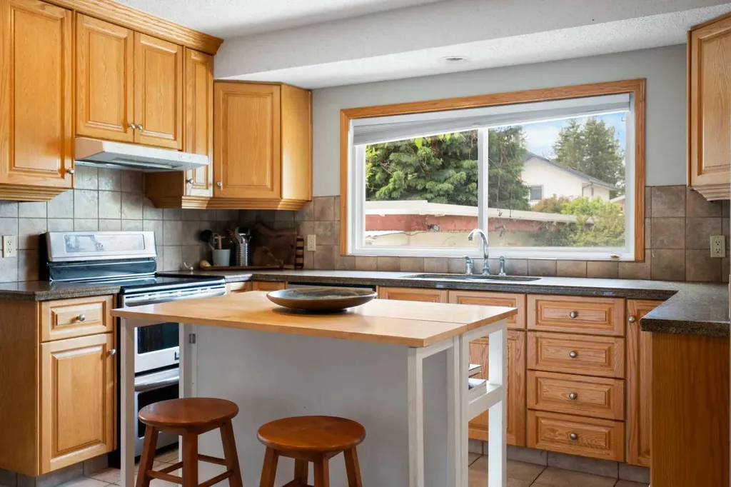 5431 Silverdale Drive NW Calgary AB T3B3M9