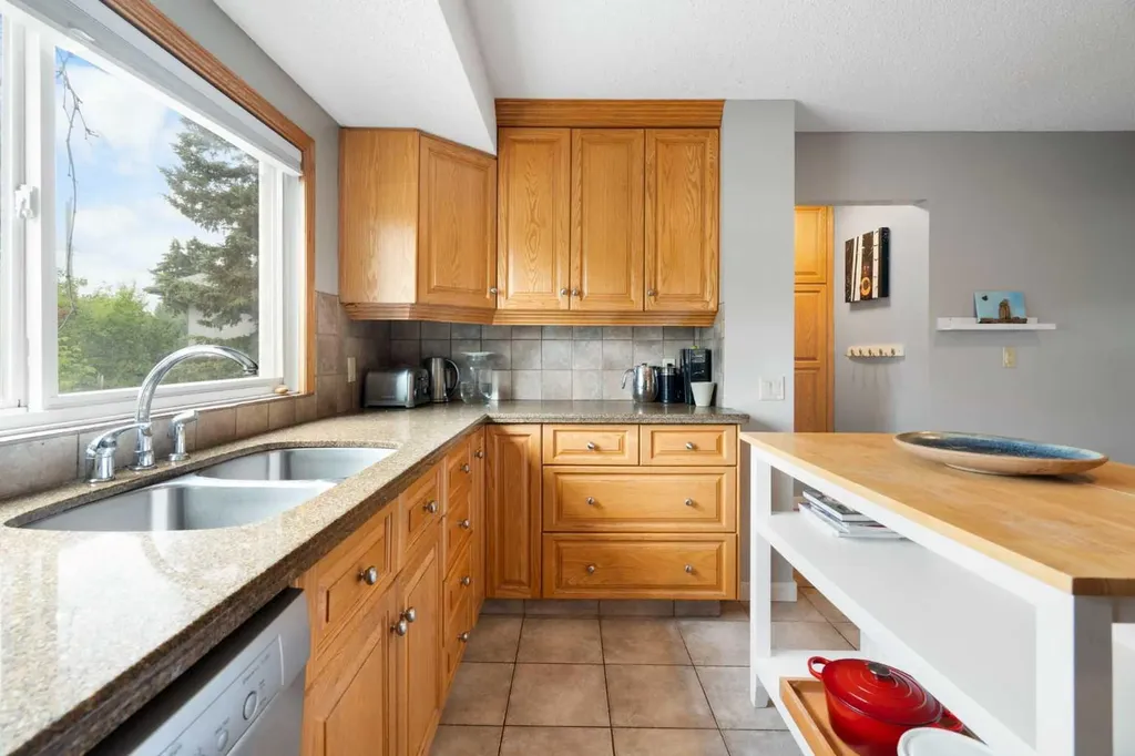 5431 Silverdale Drive NW Calgary AB T3B3M9