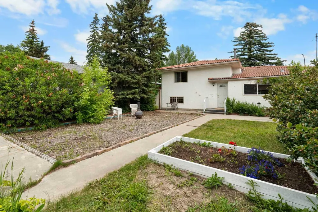 5431 Silverdale Drive NW Calgary AB T3B3M9