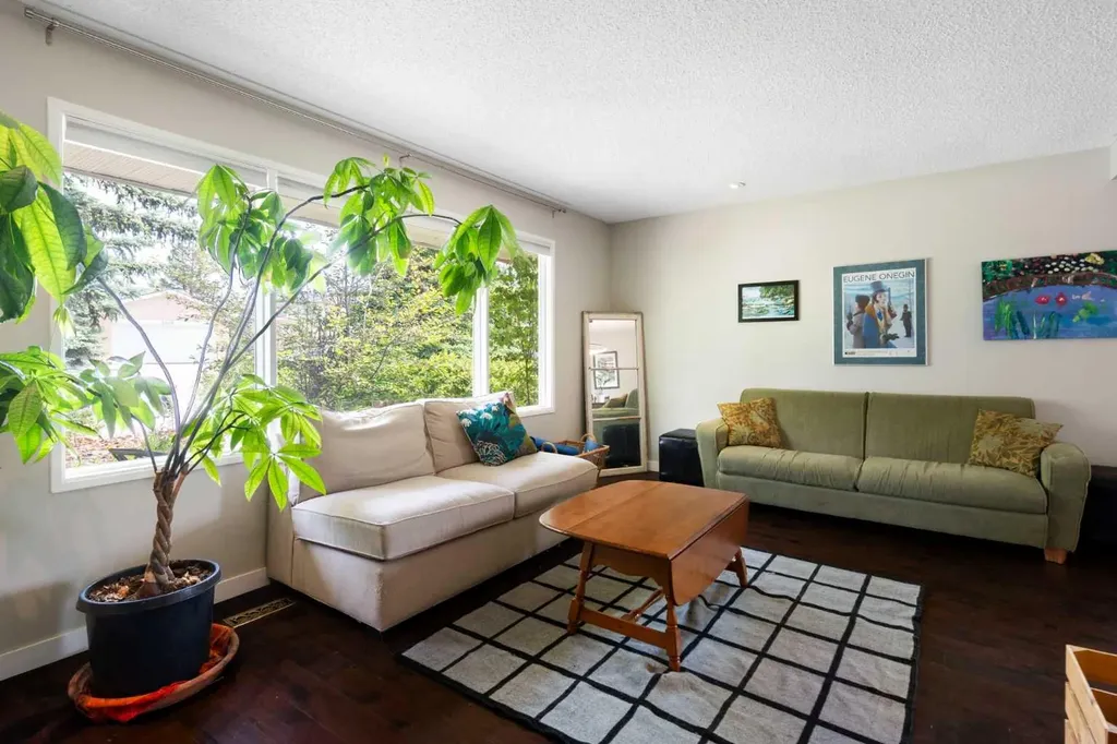 5431 Silverdale Drive NW Calgary AB T3B3M9