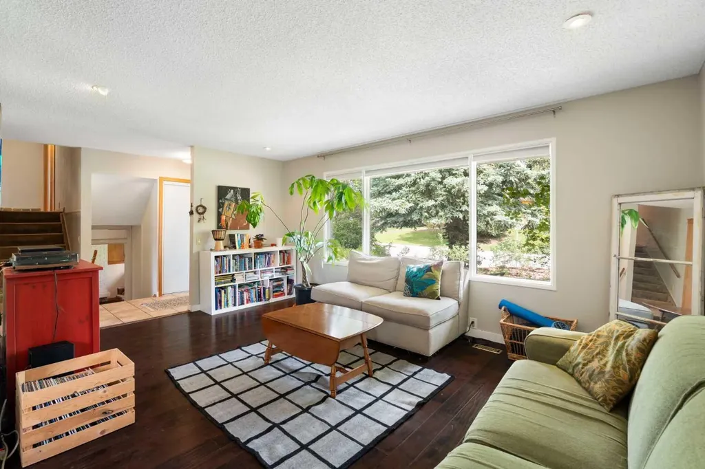 5431 Silverdale Drive NW Calgary AB T3B3M9