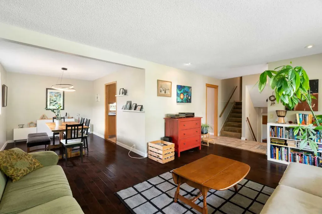 5431 Silverdale Drive NW Calgary AB T3B3M9