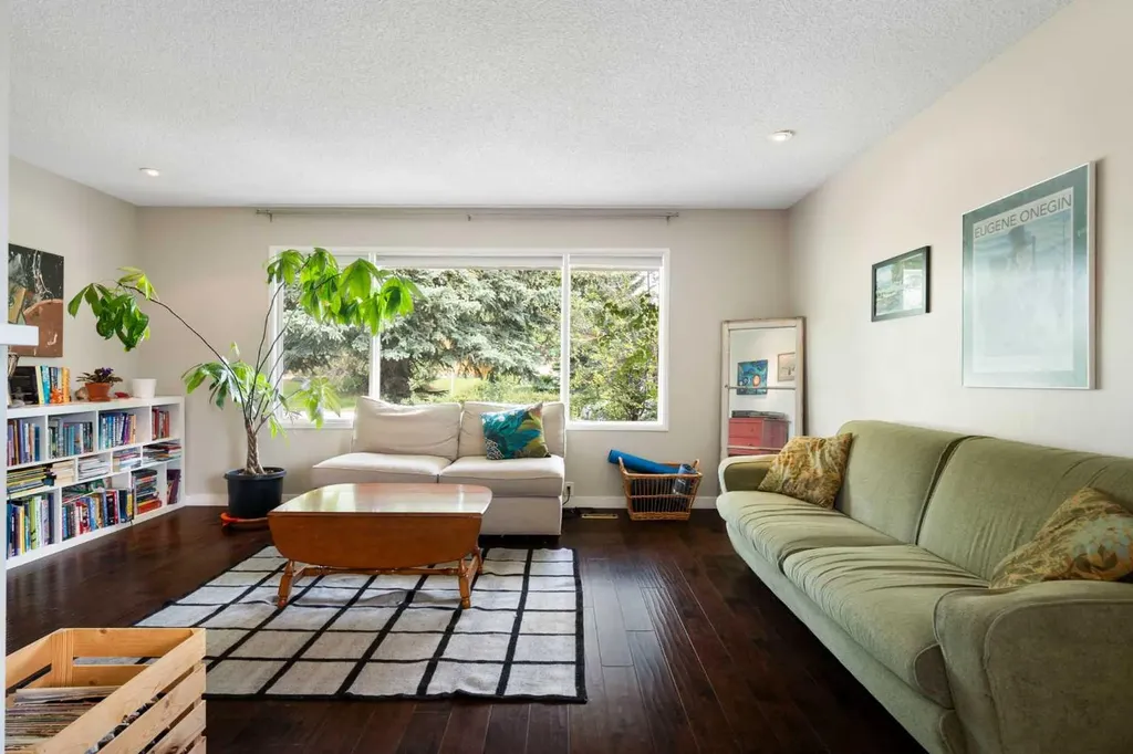 5431 Silverdale Drive NW Calgary AB T3B3M9