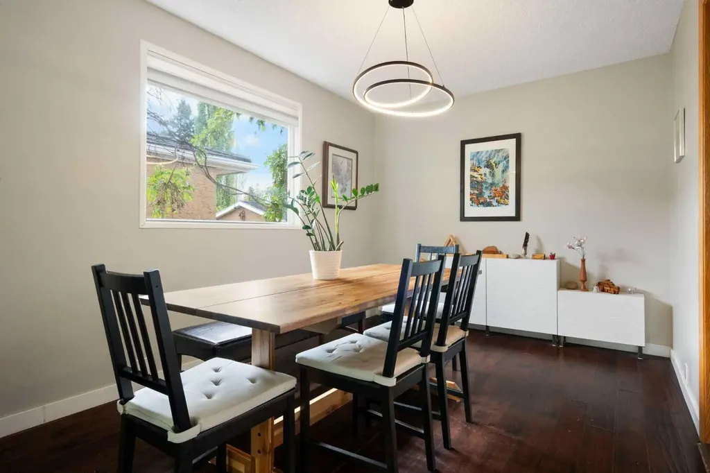 5431 Silverdale Drive NW Calgary AB T3B3M9