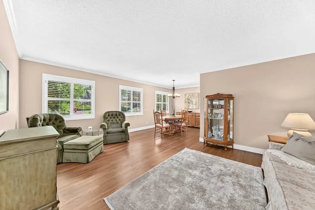 10435 Mapleridge Crescent SE Calgary AB T2J 1Y8