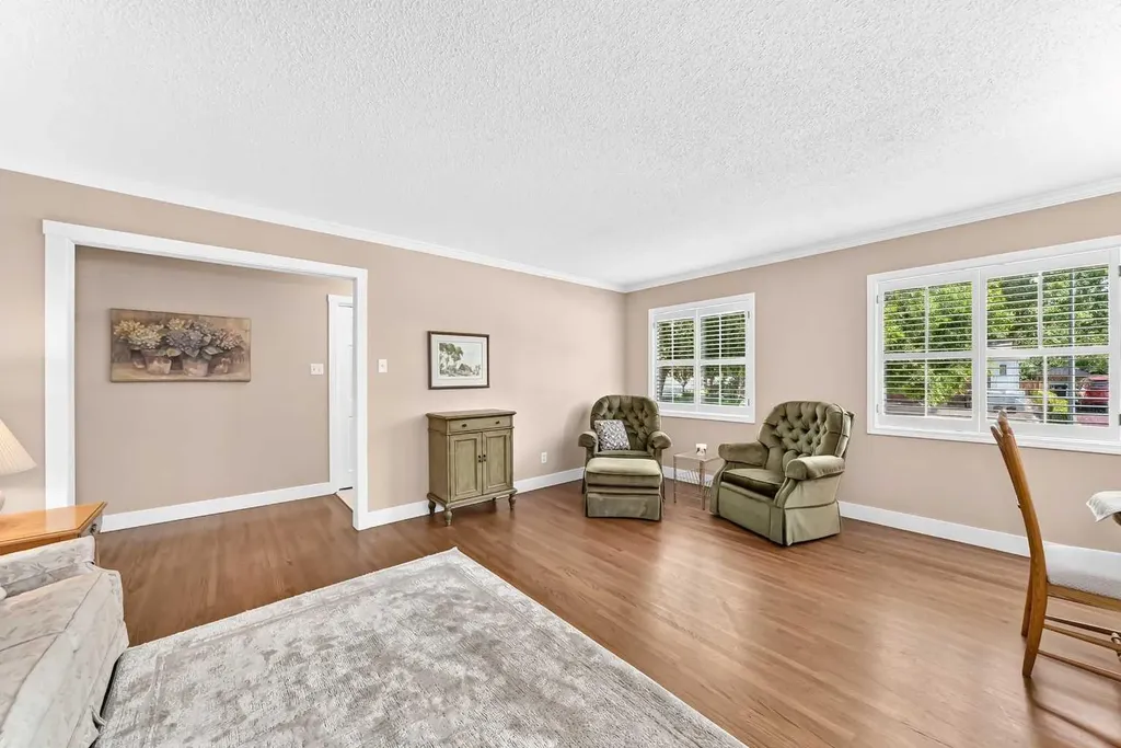 10435 Mapleridge Crescent SE Calgary AB T2J 1Y8