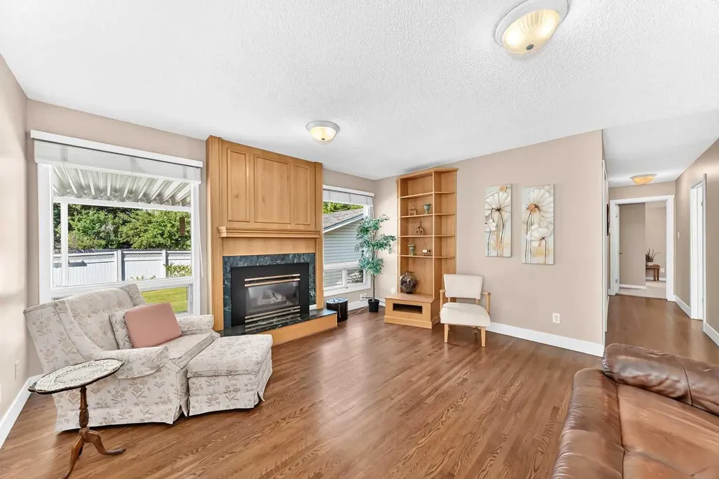 10435 Mapleridge Crescent SE Calgary AB T2J 1Y8