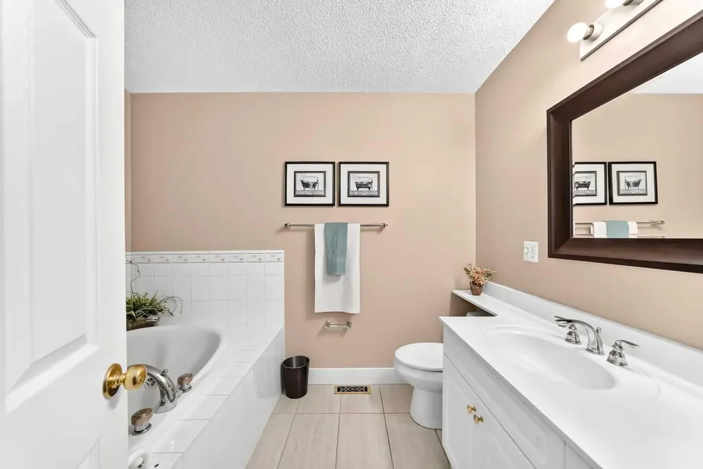 10435 Mapleridge Crescent SE Calgary AB T2J 1Y8