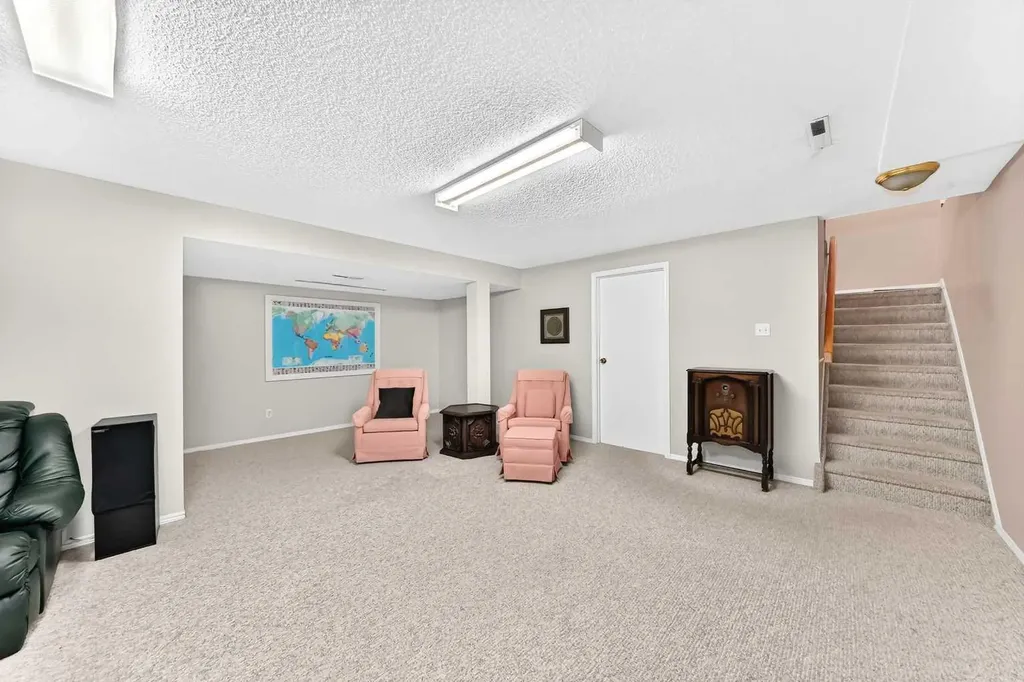 10435 Mapleridge Crescent SE Calgary AB T2J 1Y8