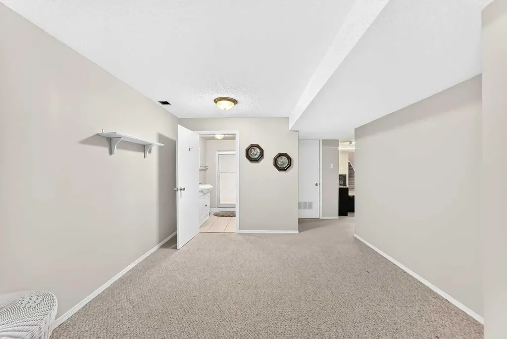 10435 Mapleridge Crescent SE Calgary AB T2J 1Y8