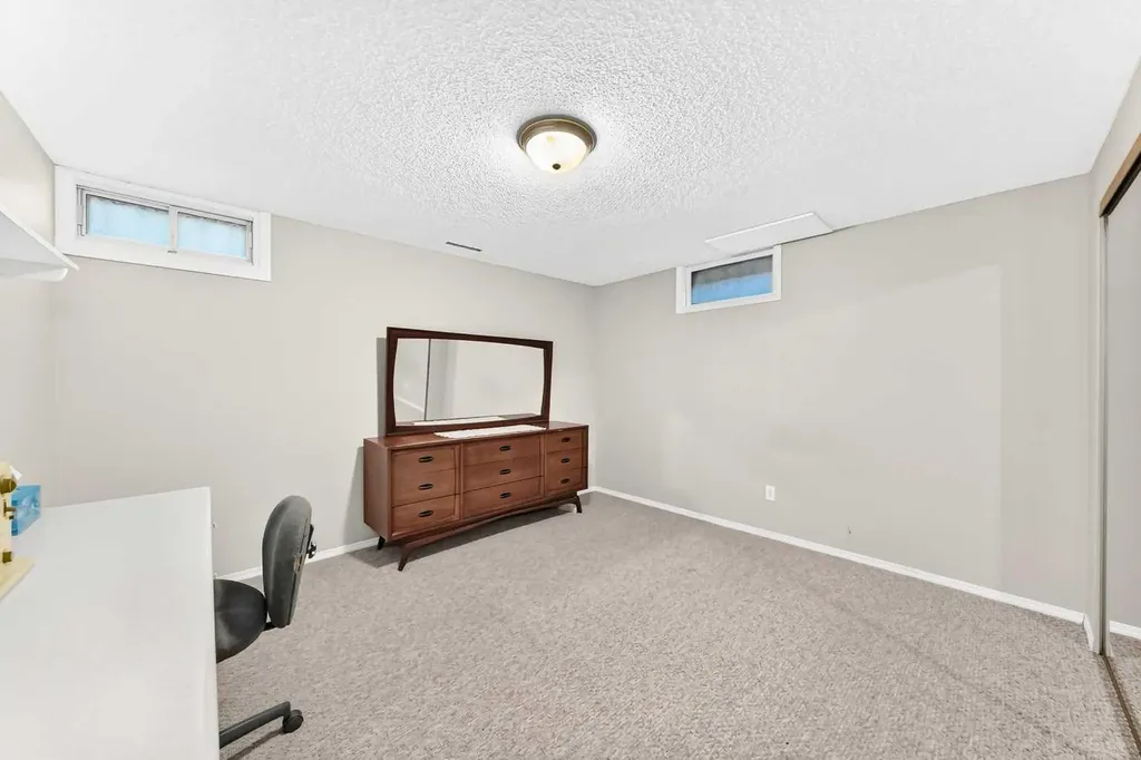 10435 Mapleridge Crescent SE Calgary AB T2J 1Y8