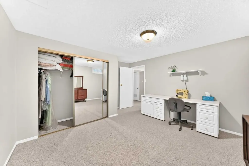 10435 Mapleridge Crescent SE Calgary AB T2J 1Y8