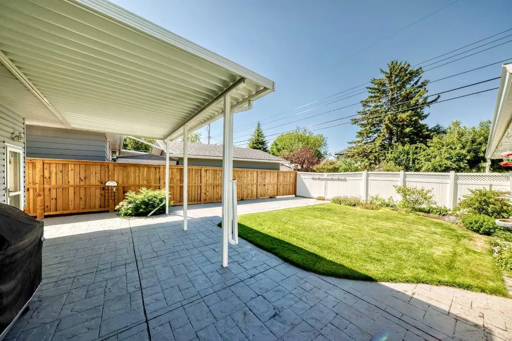 10435 Mapleridge Crescent SE Calgary AB T2J 1Y8