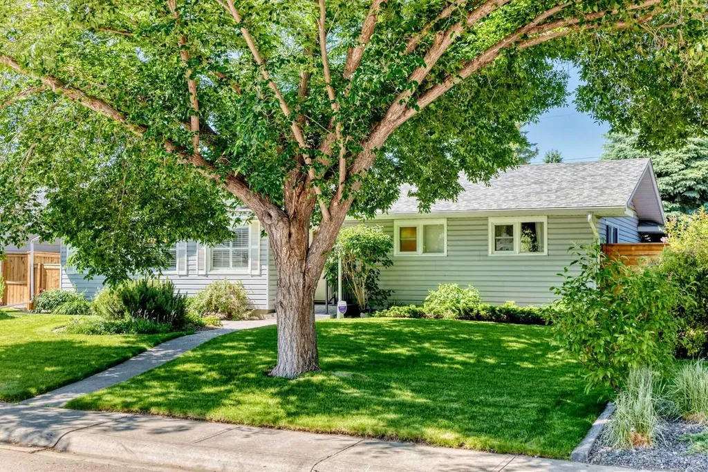 10435 Mapleridge Crescent SE Calgary AB T2J 1Y8