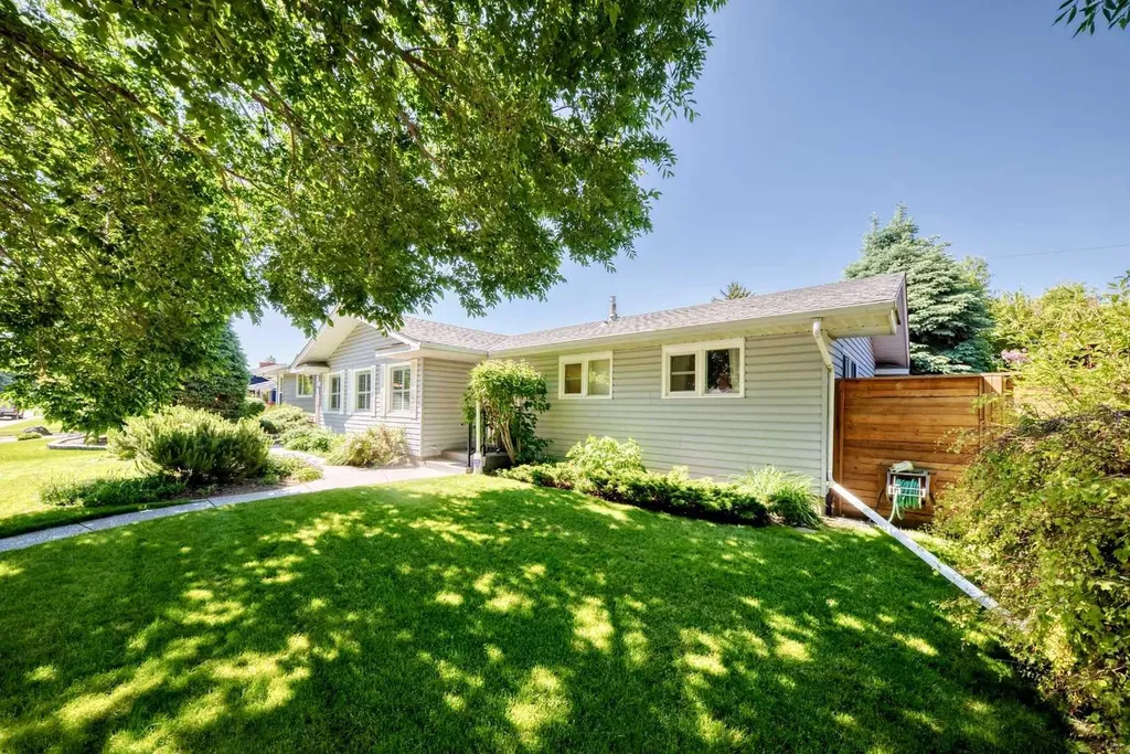 10435 Mapleridge Crescent SE Calgary AB T2J 1Y8