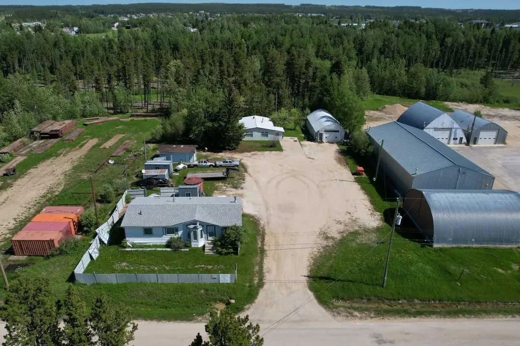 5132 Swan Crescent Swan Hills AB T0G 2C0