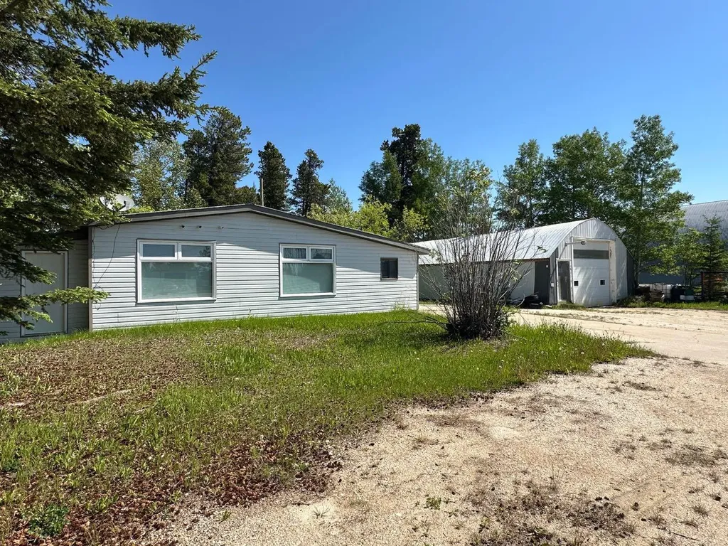 5132 Swan Crescent Swan Hills AB T0G 2C0
