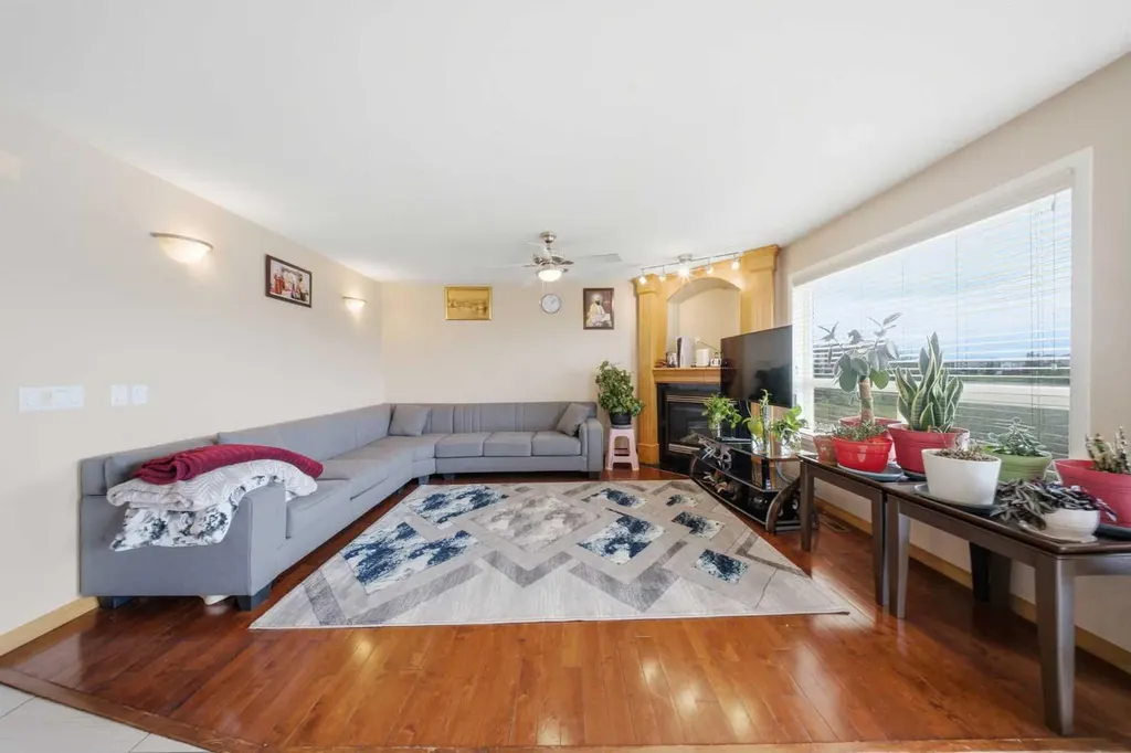 39 Taravista Drive NE Calgary AB T3J4S6