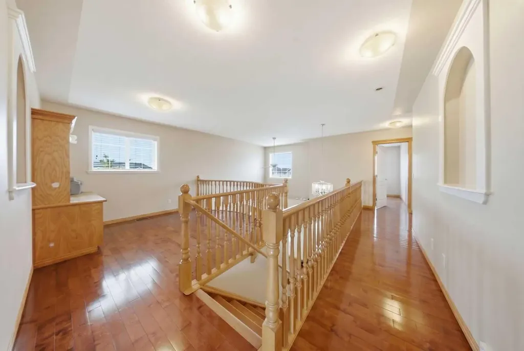 39 Taravista Drive NE Calgary AB T3J4S6