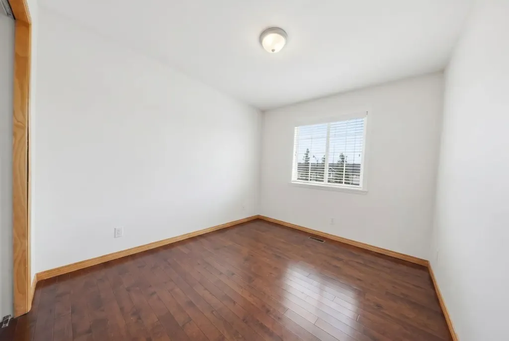 39 Taravista Drive NE Calgary AB T3J4S6
