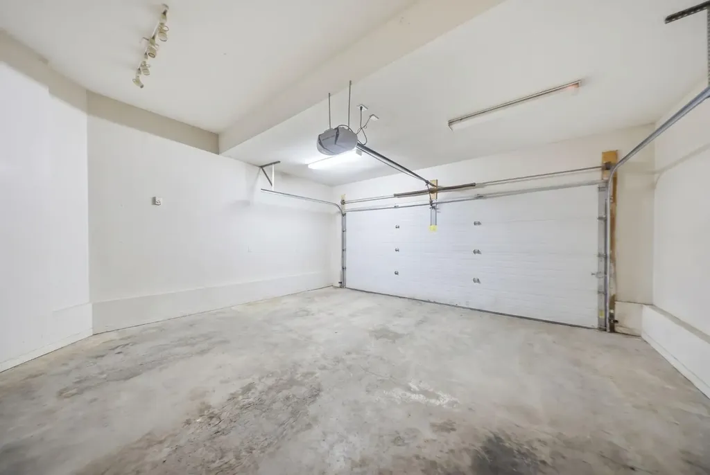 39 Taravista Drive NE Calgary AB T3J4S6