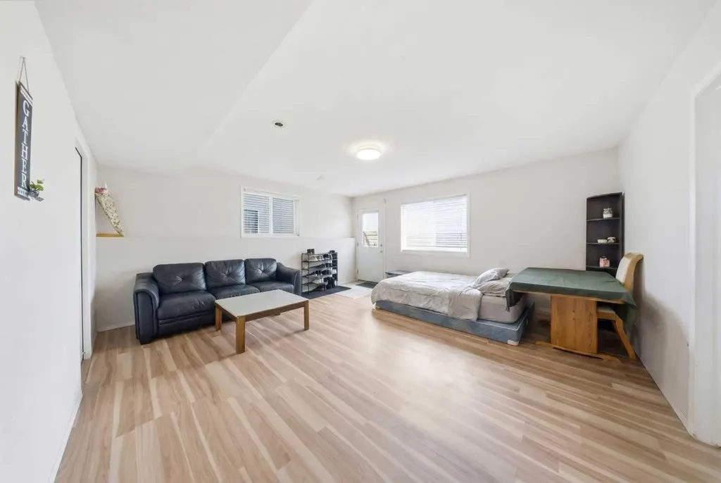 39 Taravista Drive NE Calgary AB T3J4S6